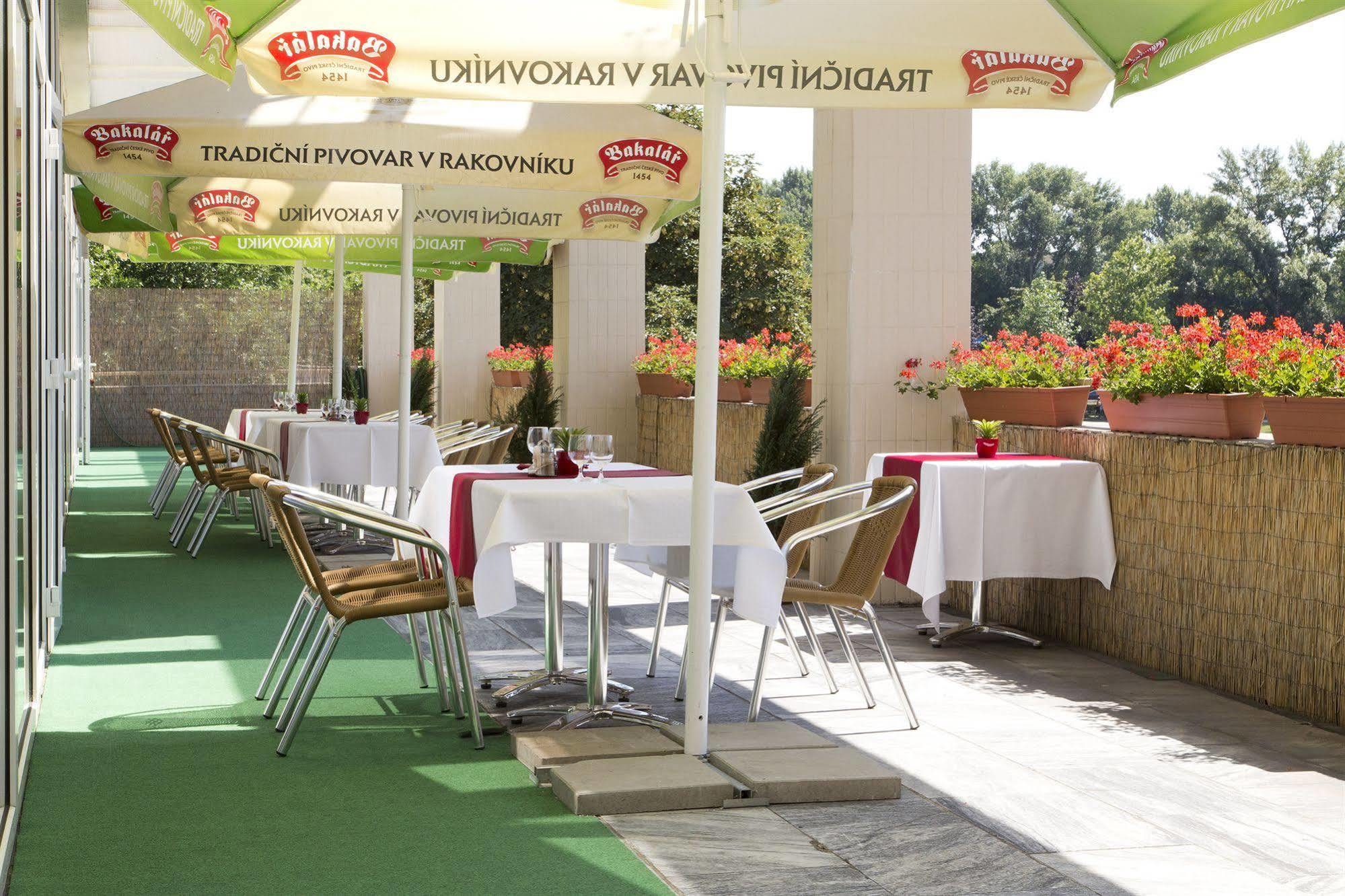 Garni Hotel Junior Bratislava Exterior foto