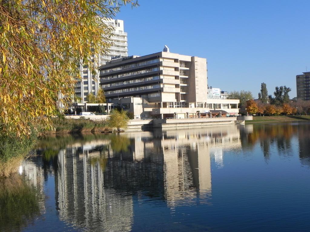 Garni Hotel Junior Bratislava Exterior foto